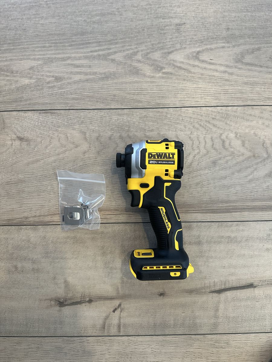 Dewalt Atomic 1/4 in Impact Driver
