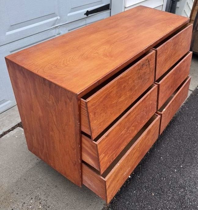 Adorable Dresser