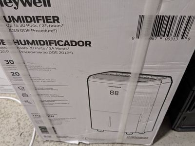 Honeywell 30 Pint Dehumidifier New In Box TP30WKN