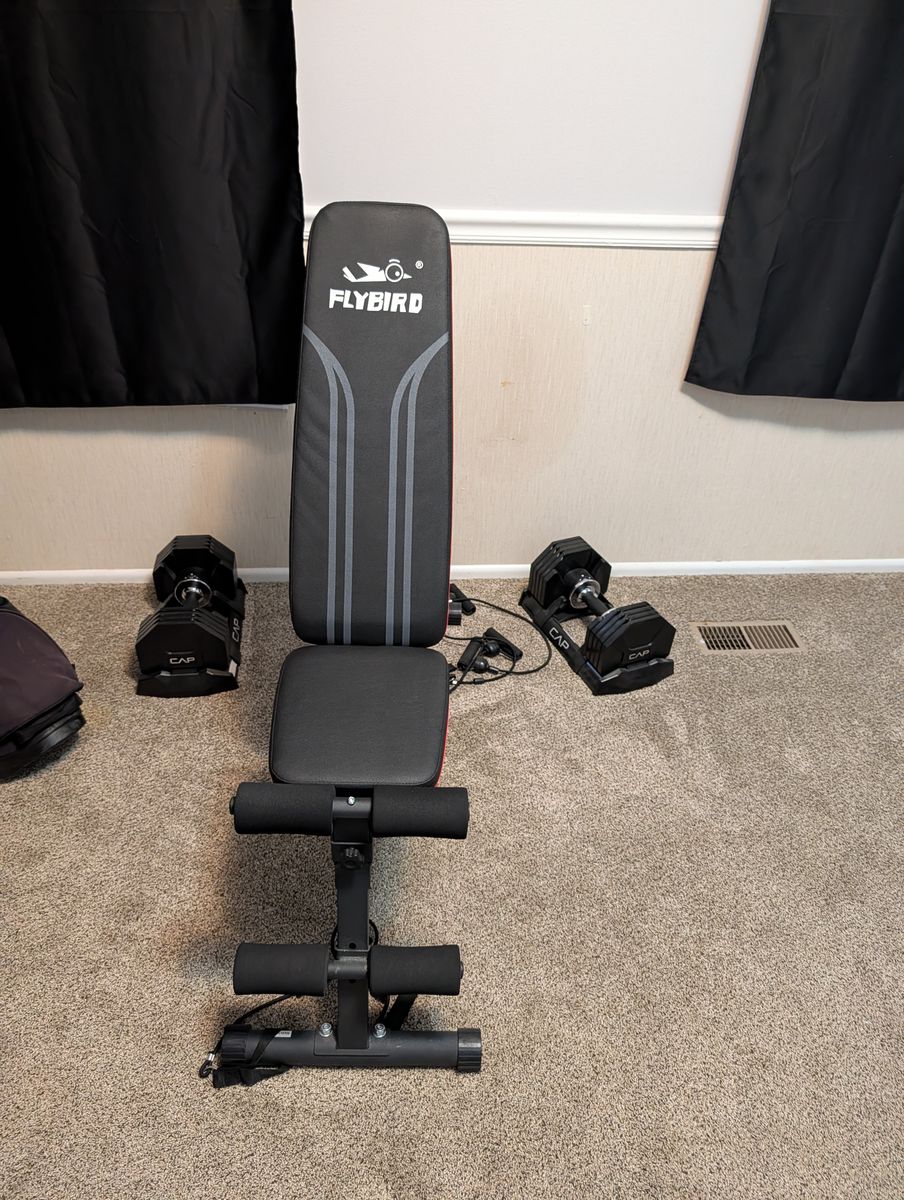 Weight Bench with 2 adjustable dumbells