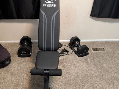 Weight Bench with 2 adjustable dumbells