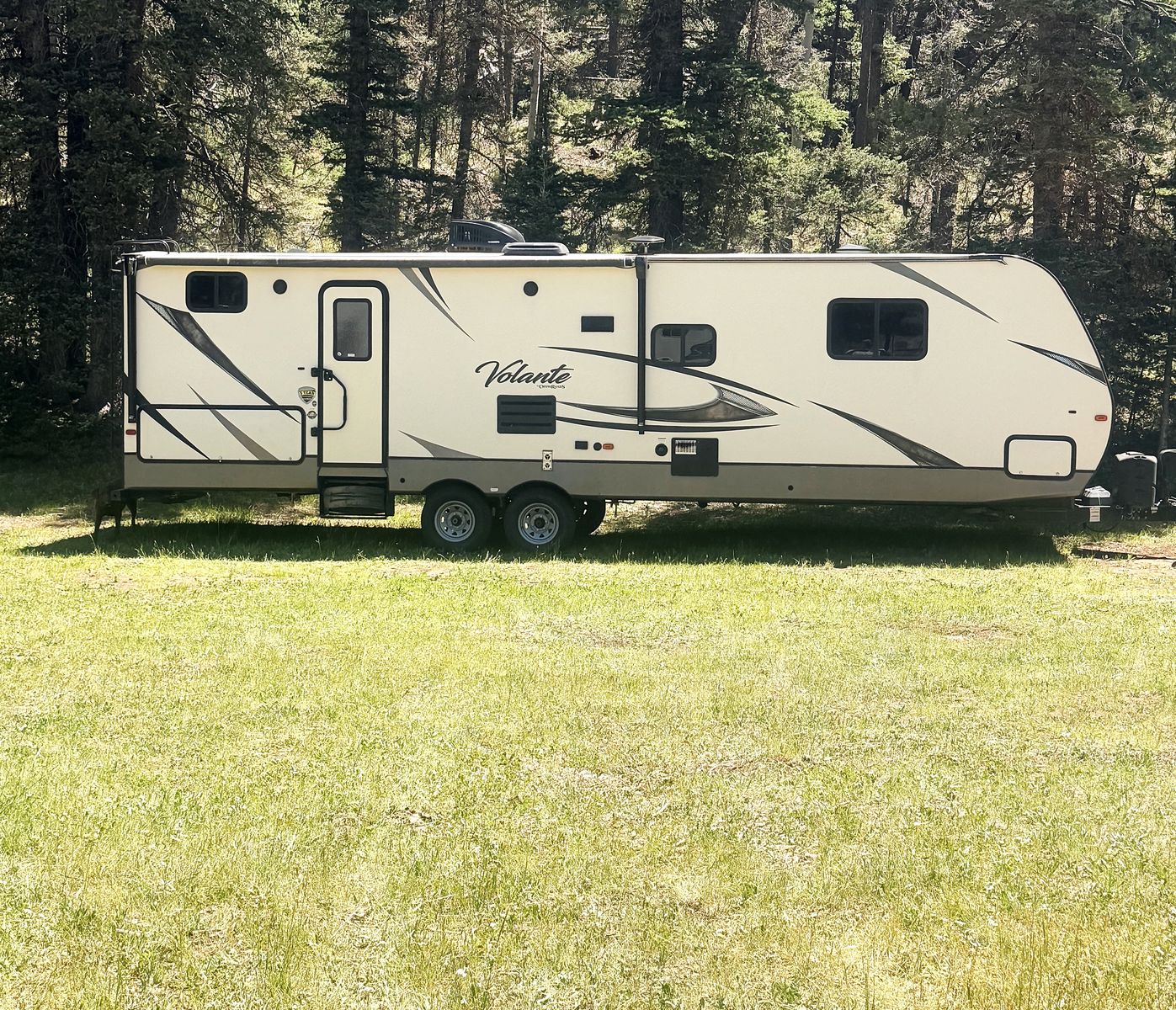 .2018 CrossRoads Volante 31BH — Family Bunkhouse — $21,800