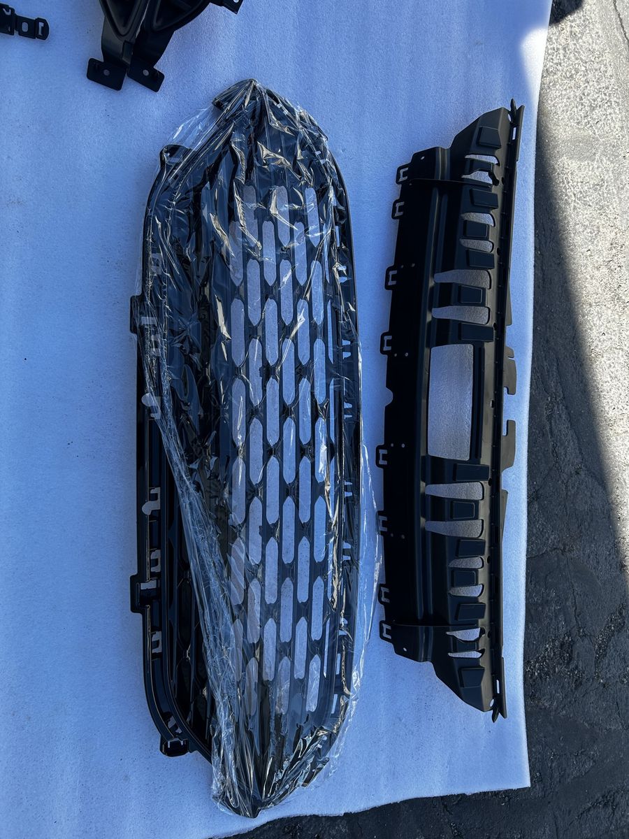 2023-2026 Ford Escape Front Grill