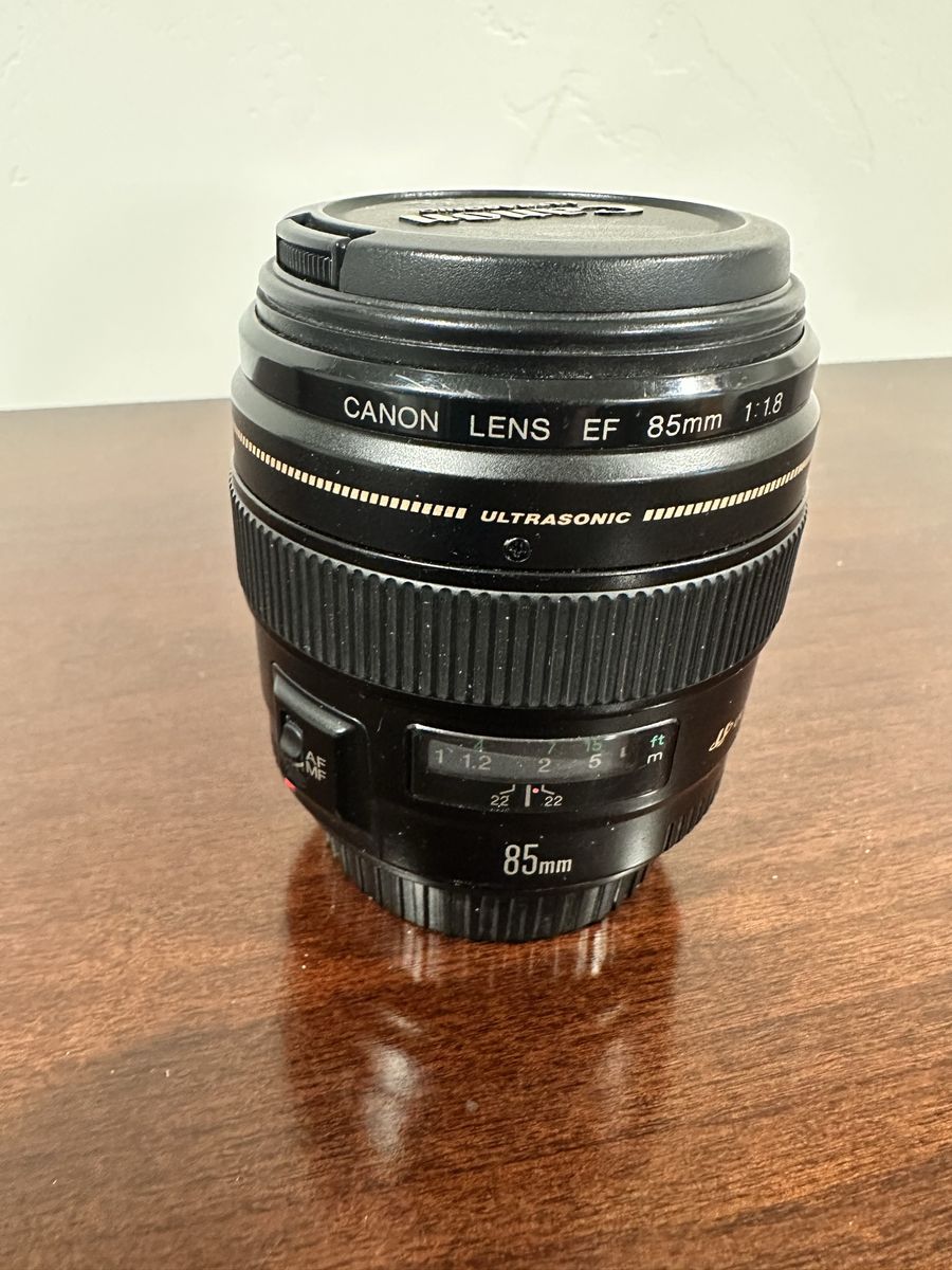 Canon 85mm 1.8 EF prime lens - nice telephoto for portraits