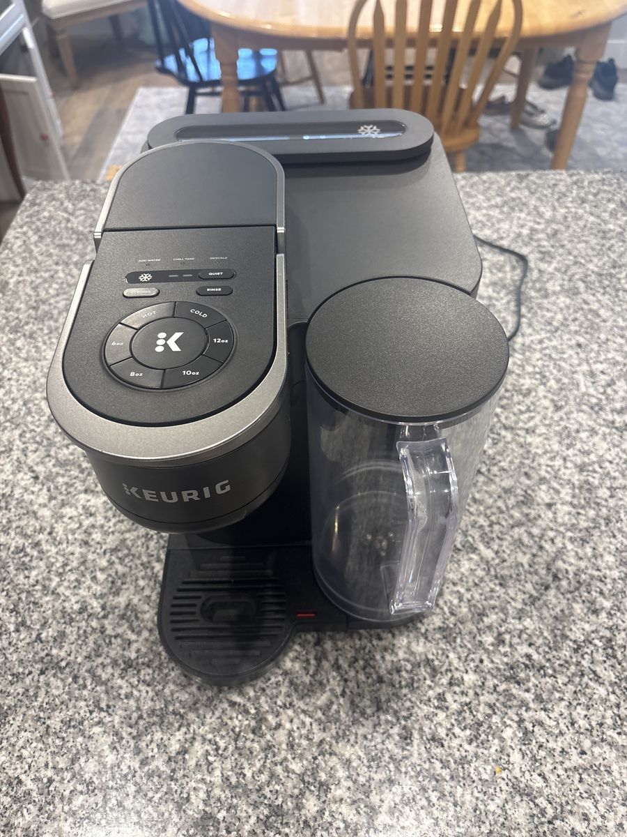 Keurig K-Iced Coffee Maker Single Serve Pod Iced & Hot Coffee Brewer Black