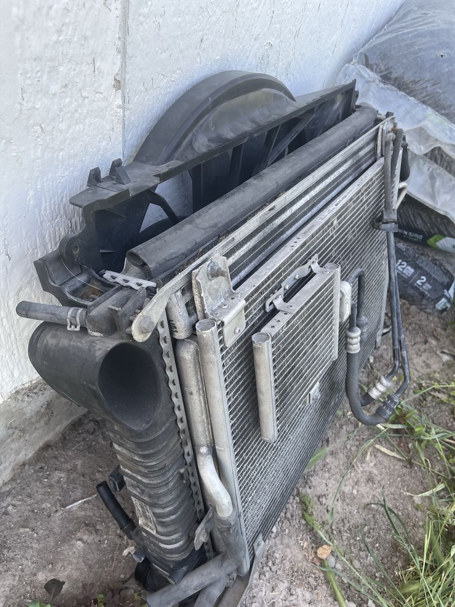 Mercedes SL 55 AMG radiator with  fan