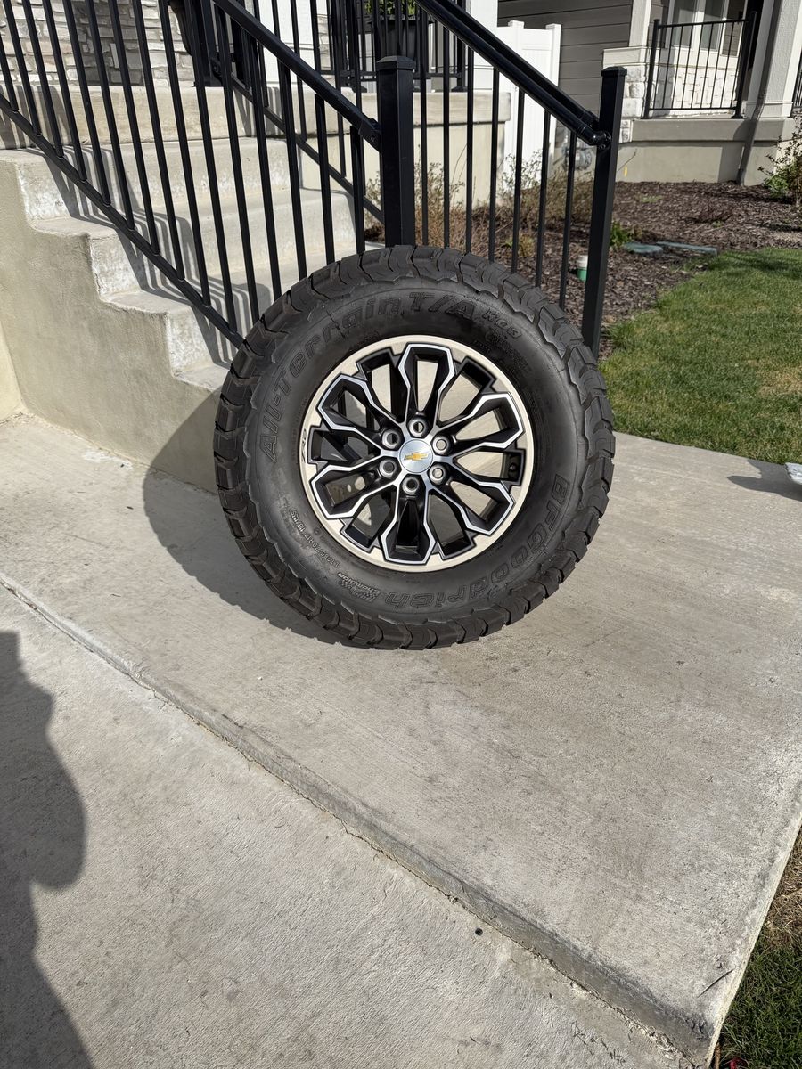 Chevy Colorado ZR2 Rims and Tires 285/70R17 Bfg