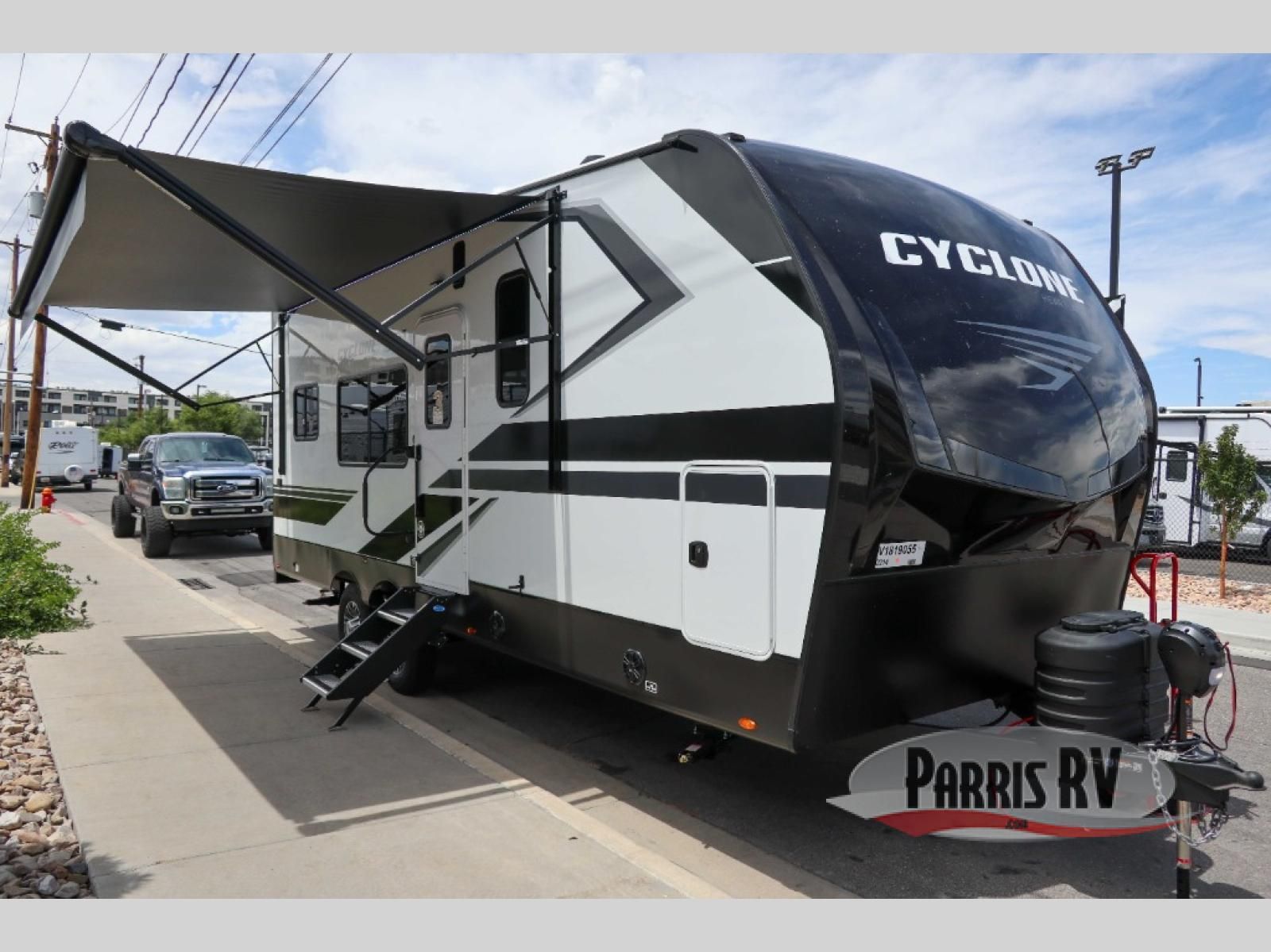 New 2027 Heartland Cyclone 2214