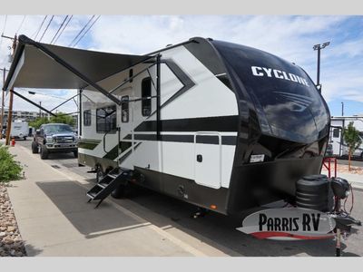 New 2027 Heartland Cyclone 2214