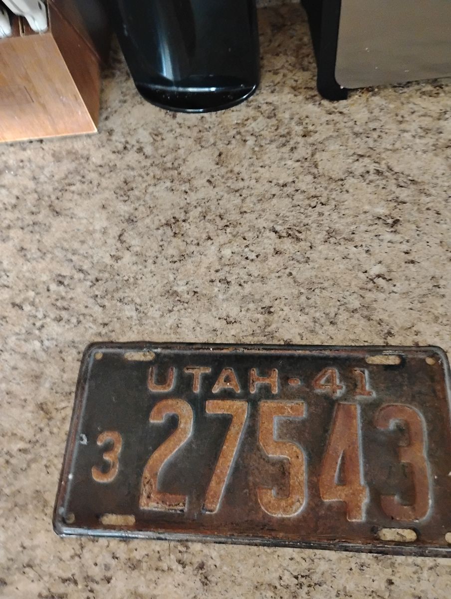 Vintage plate UT