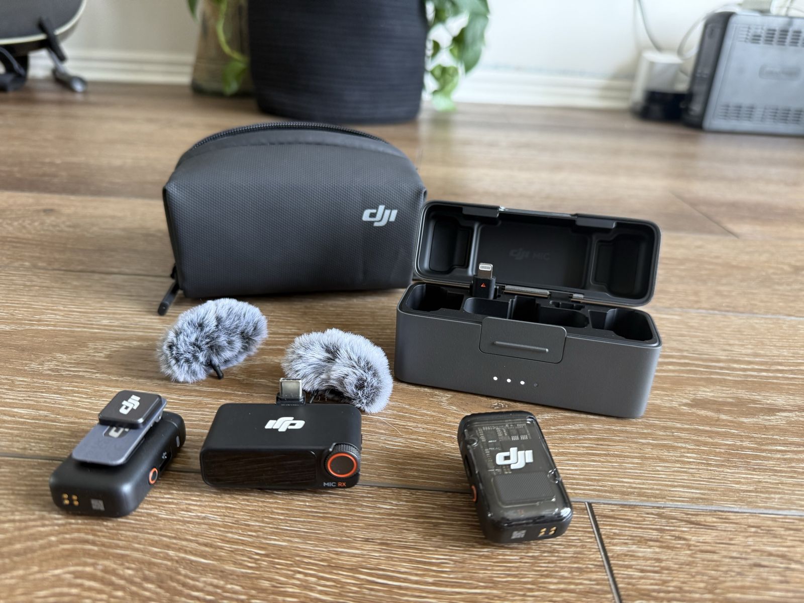 DJI Mic 2 Compact Wireless Microphone System with 2 Transmitters, 1 Receiver and extra 2 lavaliers