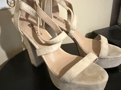 Monroe & Main Beige Faux Suede Platform Ankle Strap Block Heels - Women's Size 7.5, 5-Inch Heel