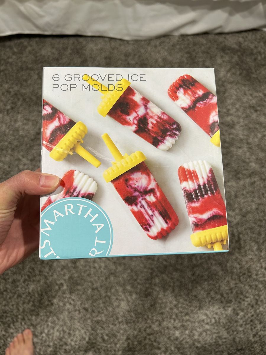 Martha Stewart Collection 6 Grooved Ice Pop Molds Set with Base