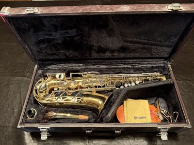 Yamaha Saxophone with Hard Case and Accessories