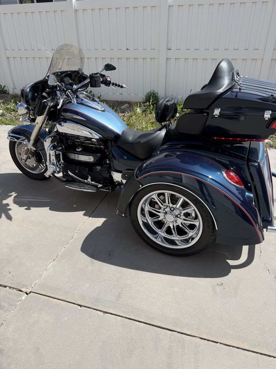 Triumph Rocket III trike