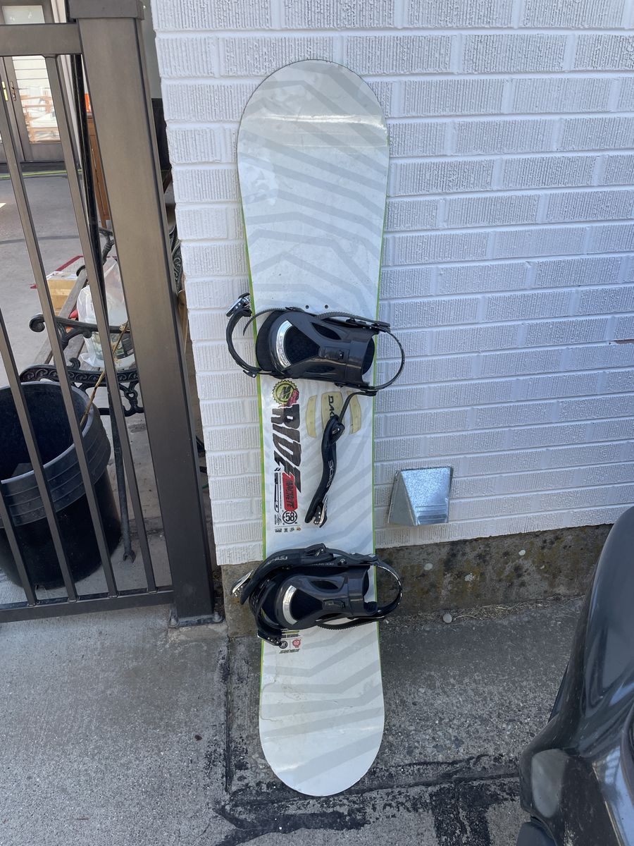 Ride Snowboards Machete Snowboard with Bindings - Used