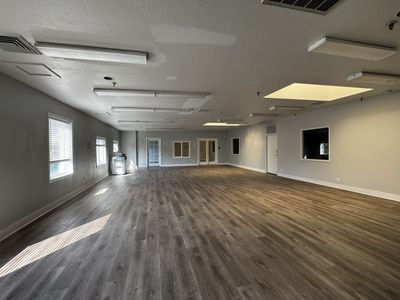 2 Individual Offices & Large Open Space in Central Sandy Business Complex