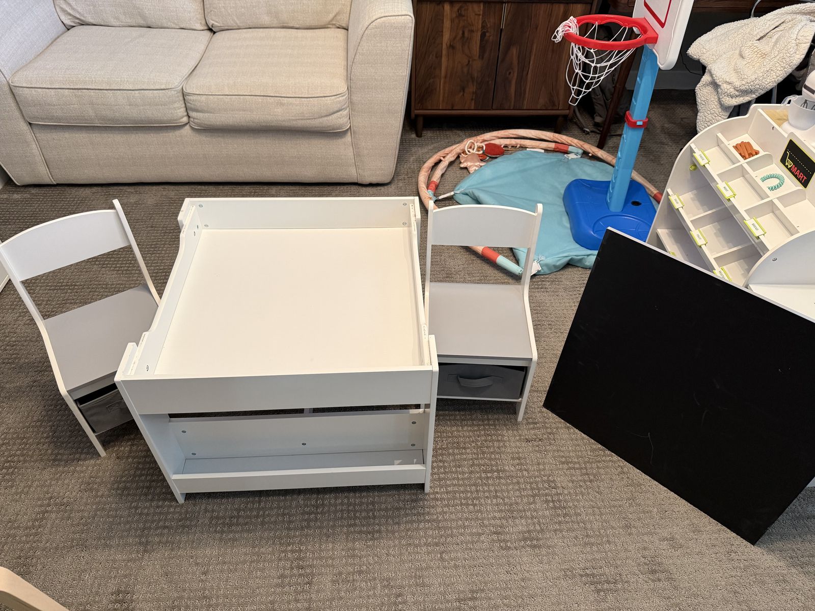 Kids table and chairs