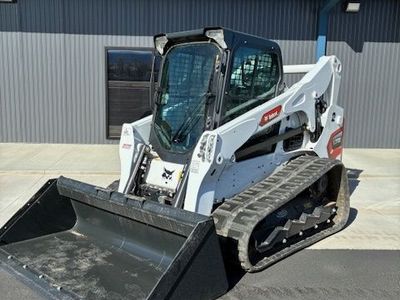 Like new Bobcat T770 Skid Steer