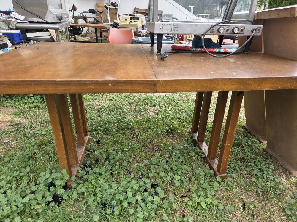 kitchen table 
