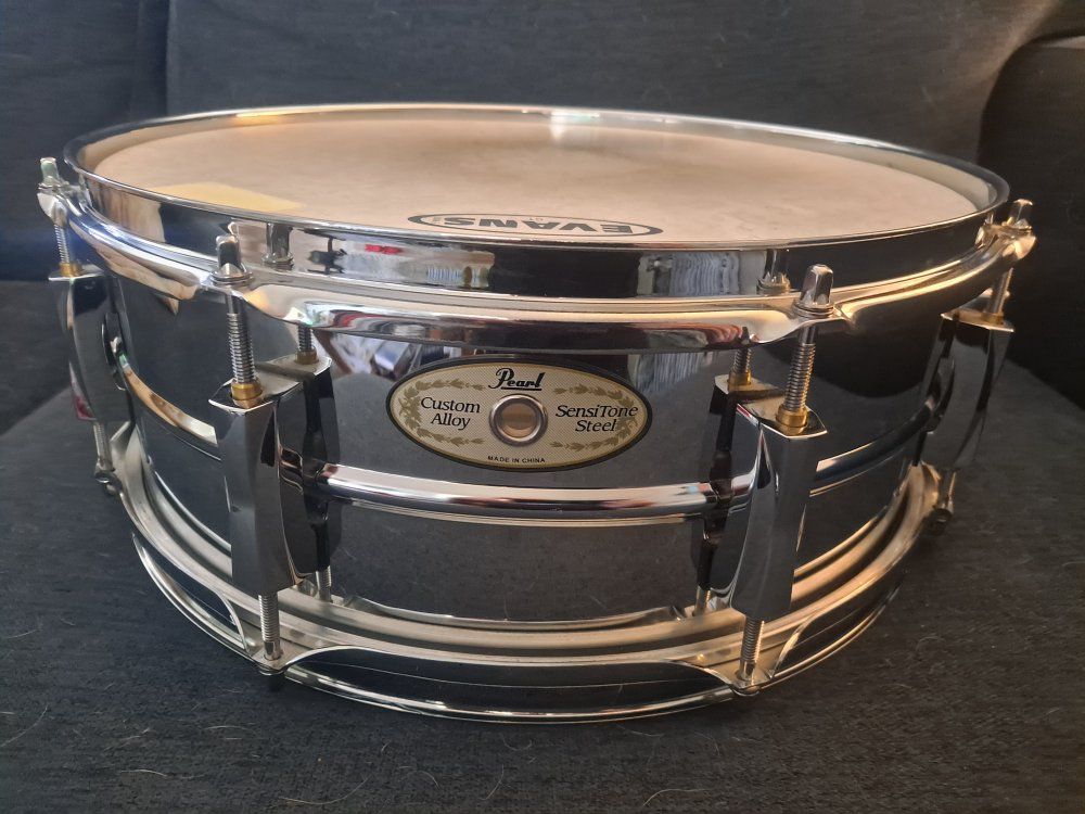 Pearl Sensitone Steel Snare Drum (like-new)