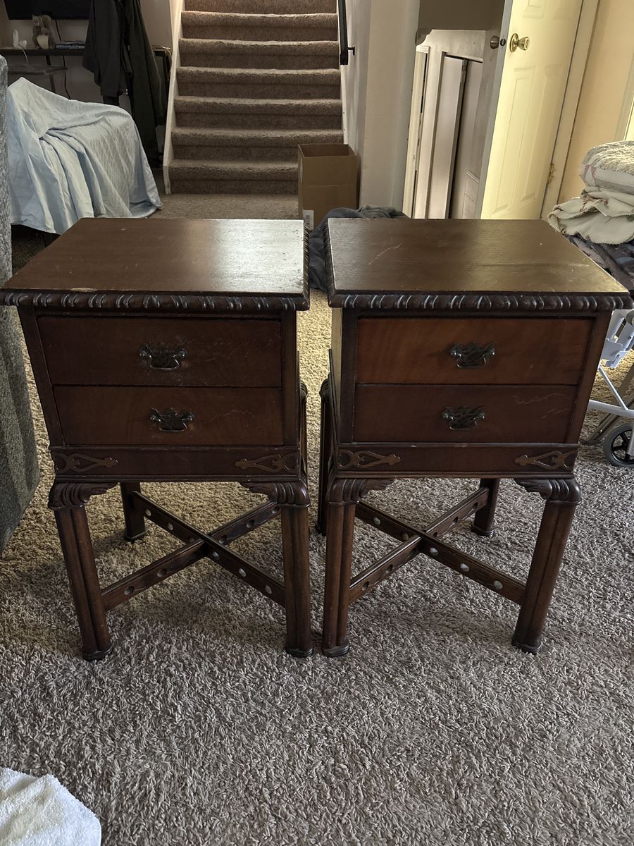 (2) End tables