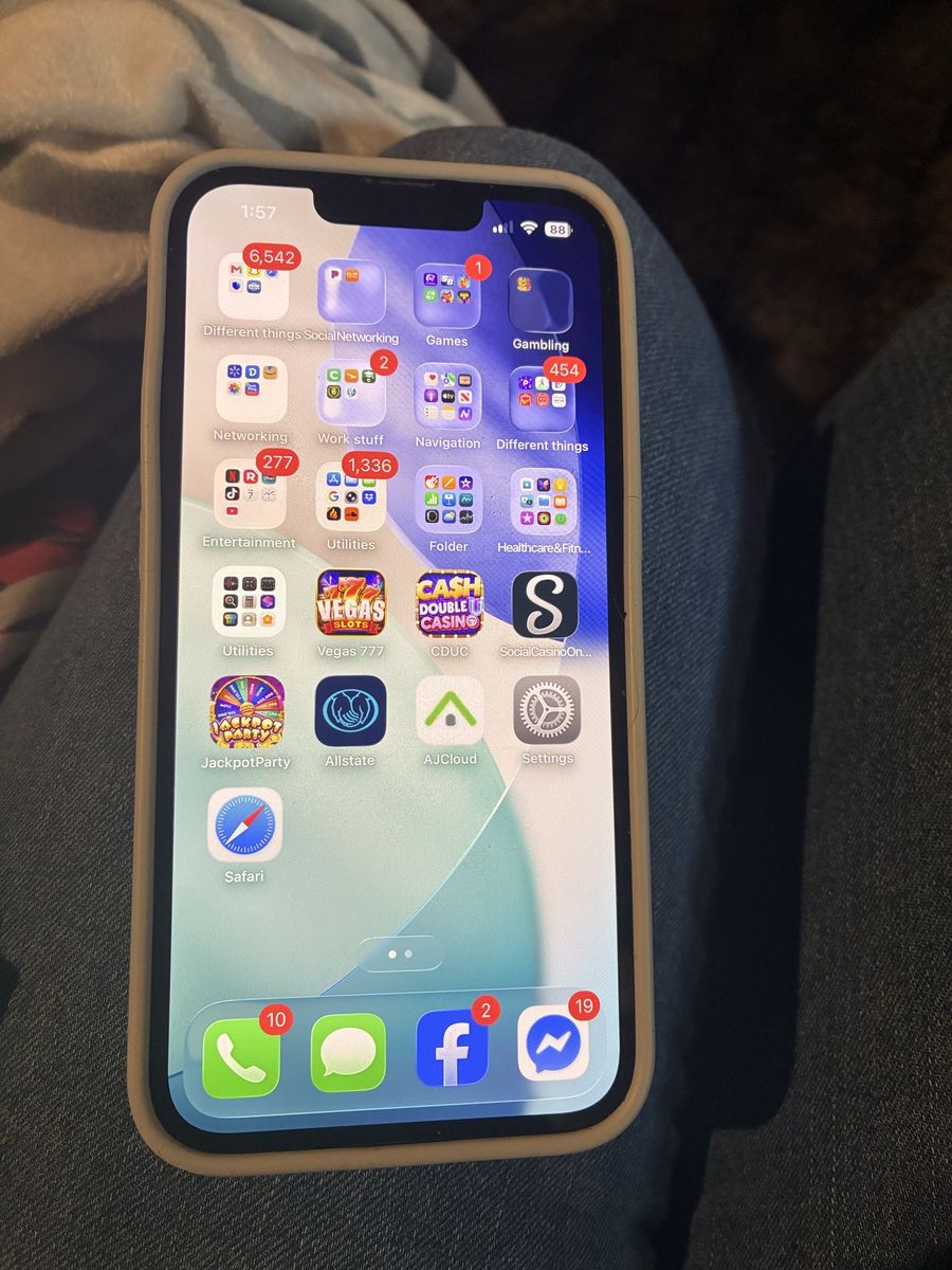 Apple iPhone 13 128GB (Unlocked) in Cream Case - Excellent Condition