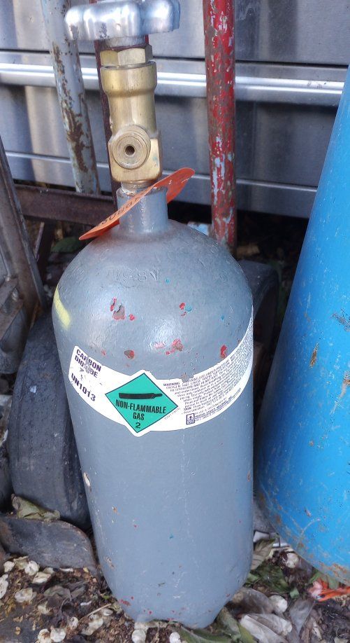 CO2 tank