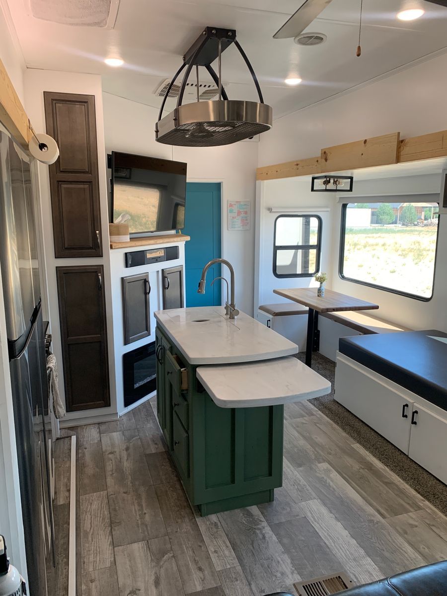 2020 Forest River Sandpiper 384QBOK