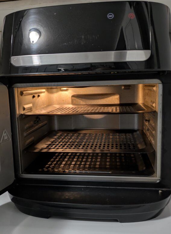 Large 12.6 QT Bella Pro Series Air Fryer!!