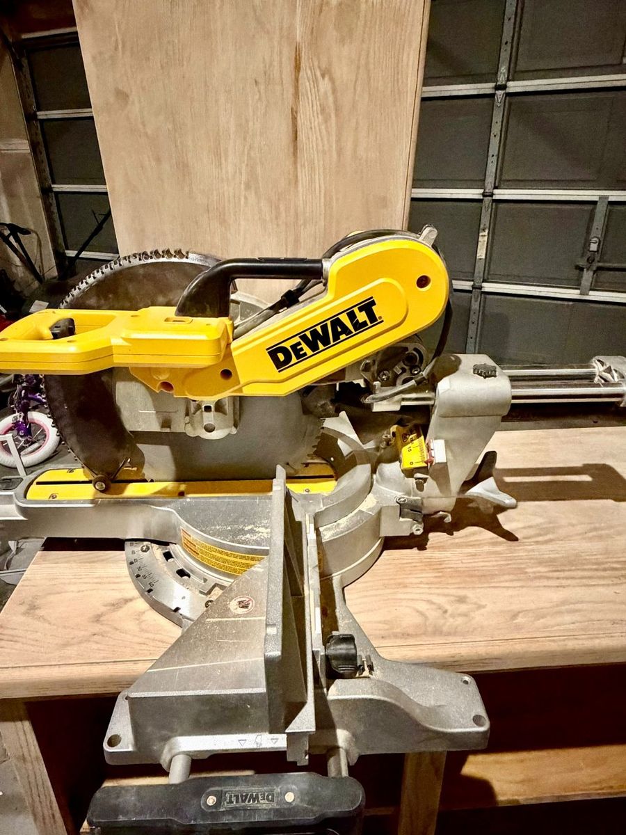 DeWalt 12" Dual-Bevel Miter Saw OBO
