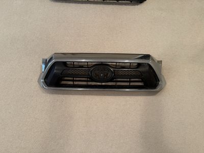 OEM 2012-2015 Toyota Tacoma Grille