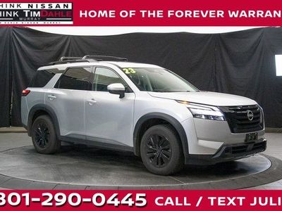 2023 Nissan Pathfinder SV