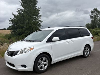 2016 Toyota sienna LE