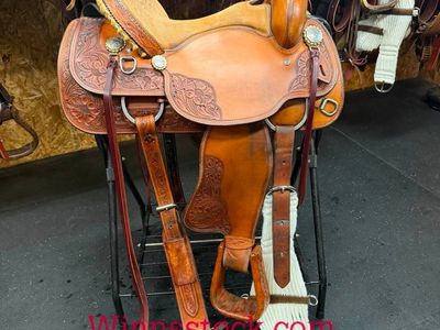 15" Crates - Lightweight all around saddle