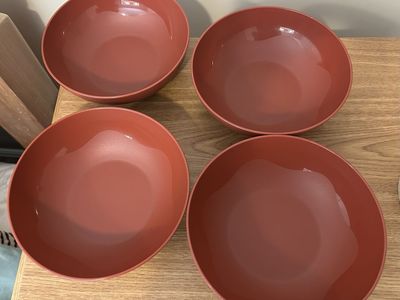 Genuine Tupperware 4 Terra Cotta Colored 24oz Bowls, 4 Cream colored 16 oz Tumblers