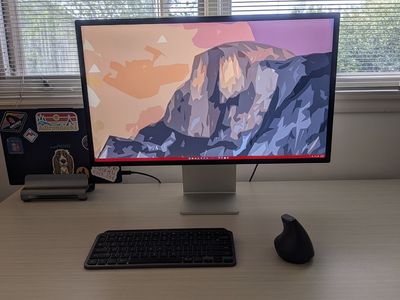 Apple 27" 5k Studio Display - Standard Glass w/ Tilt stand