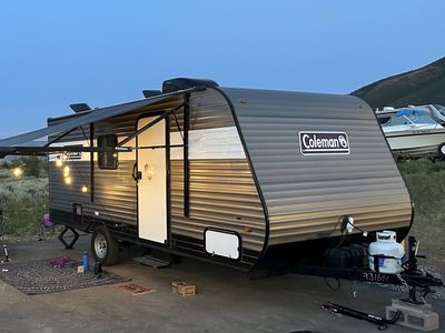 Coleman Dutchmen Lantern LT 17B Travel Trailer - Compact & Ready for Adventure