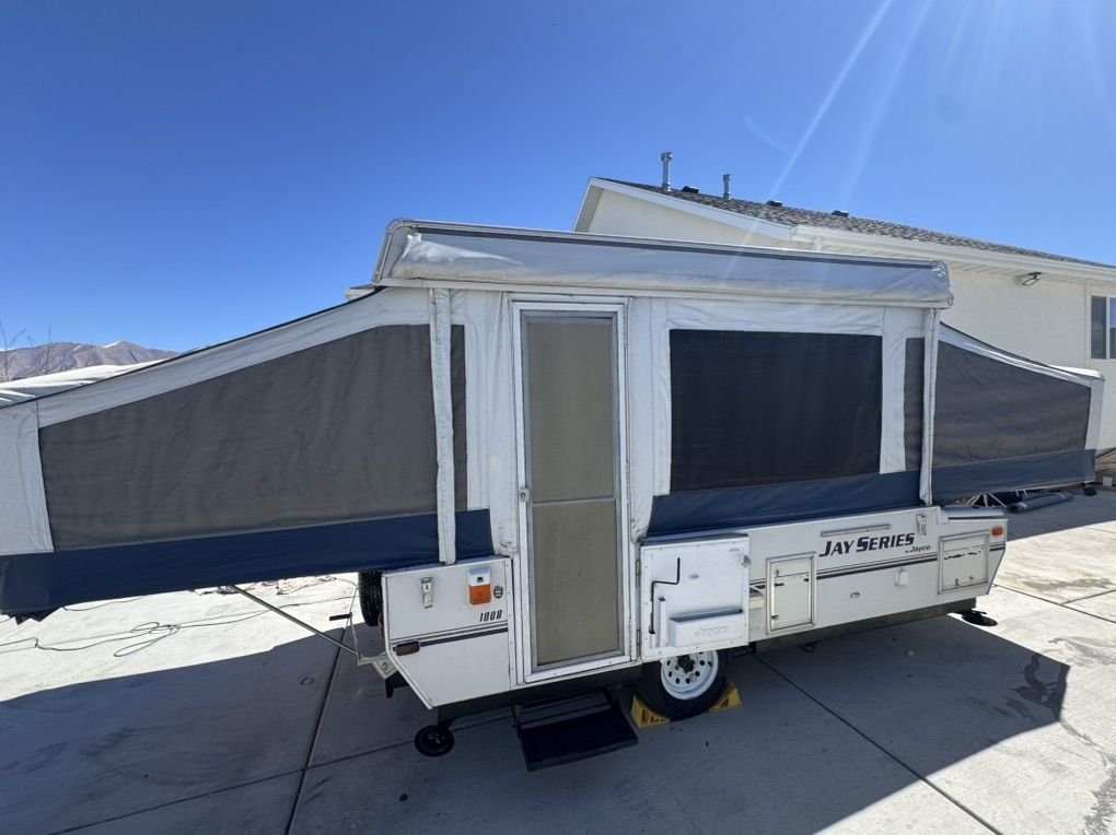 Clean 2007 Jayco King Bed/shower/toilet