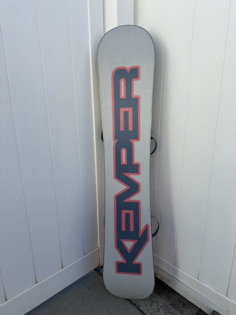 Nice Kemper Snowboard With Binding