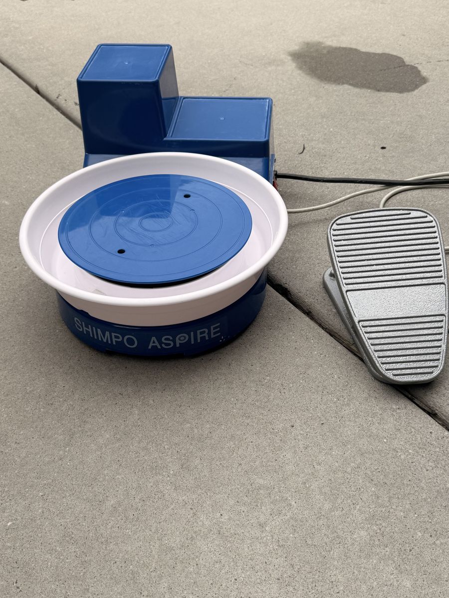 Shimpo Aspire Pottery Wheel + Complete Pottery Starter Kit – Excellent Condition
