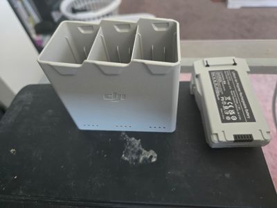 DJI DRONE mini 3/4 Pro Charger and battery