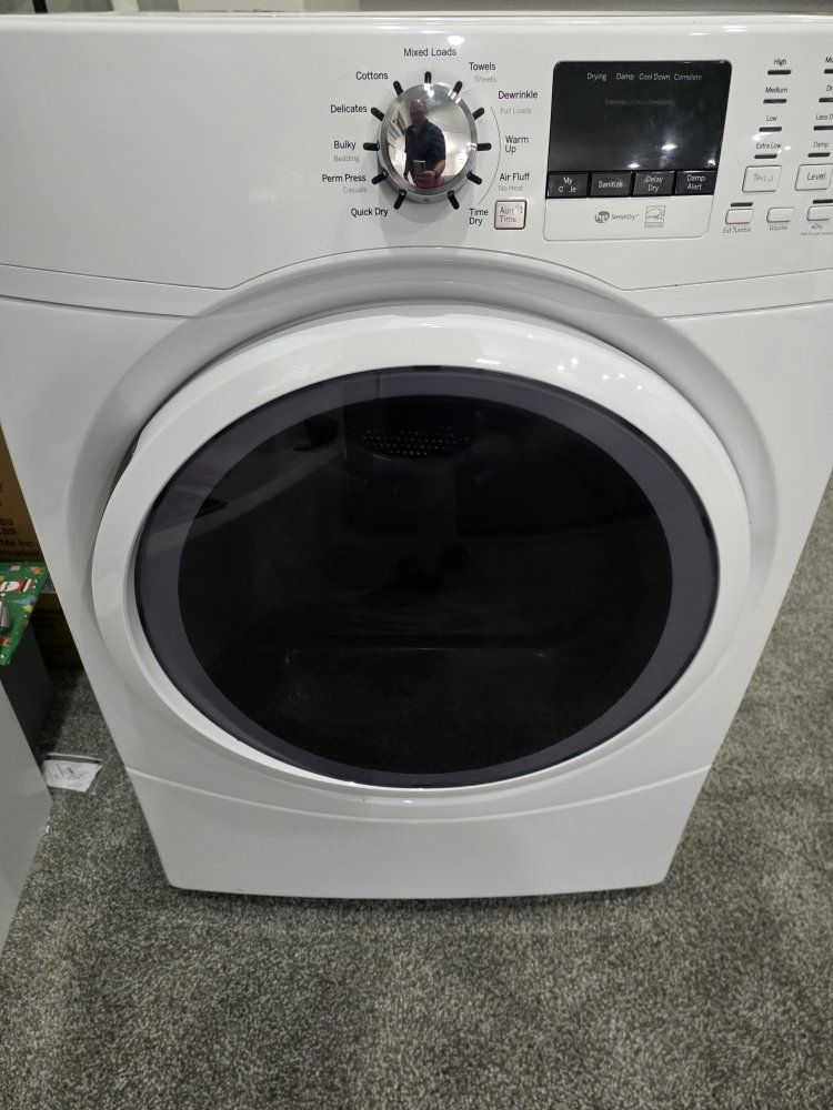 GE Front Load Electric Clothes Dryer Model GFD43ESSM1WW White