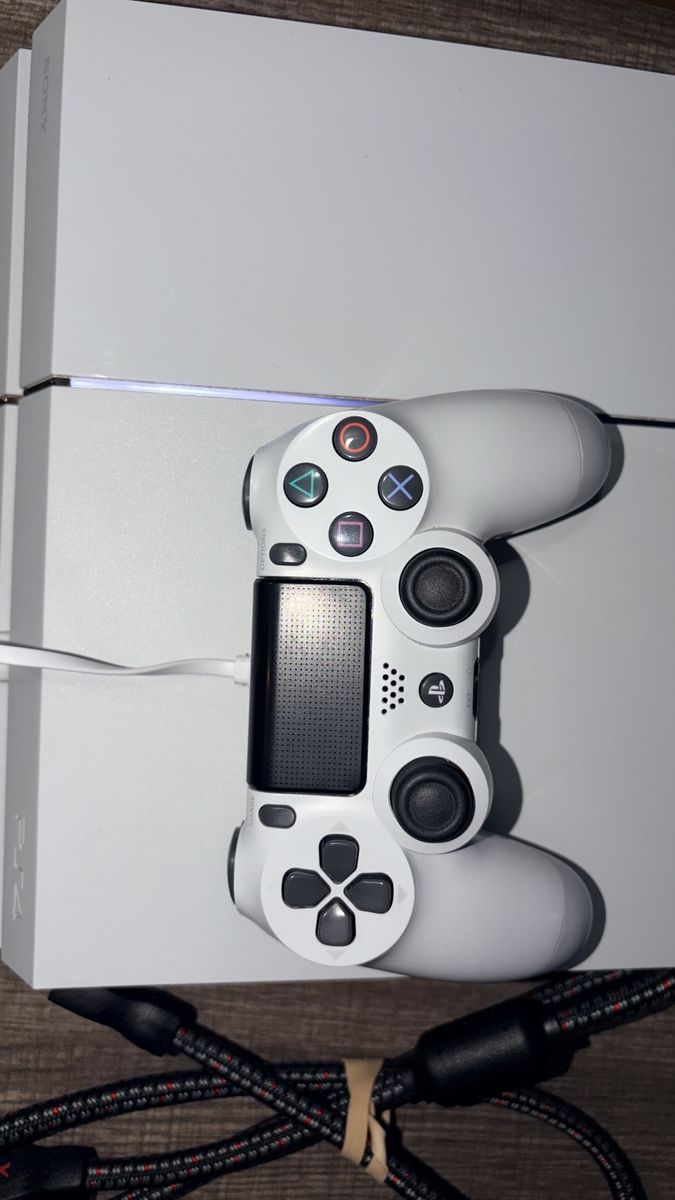 Main image 3