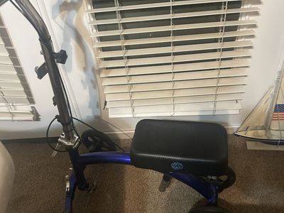 KneeRover Economy Knee Scooter Walker Crutch Alternative with Basket - Used