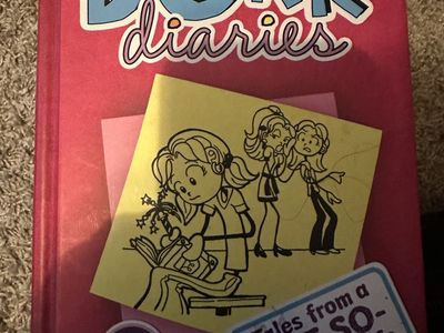 Dork Diaries 1: Tales from a Not-So-Fabulous Life by Rachel Renée Russell Hardcover
