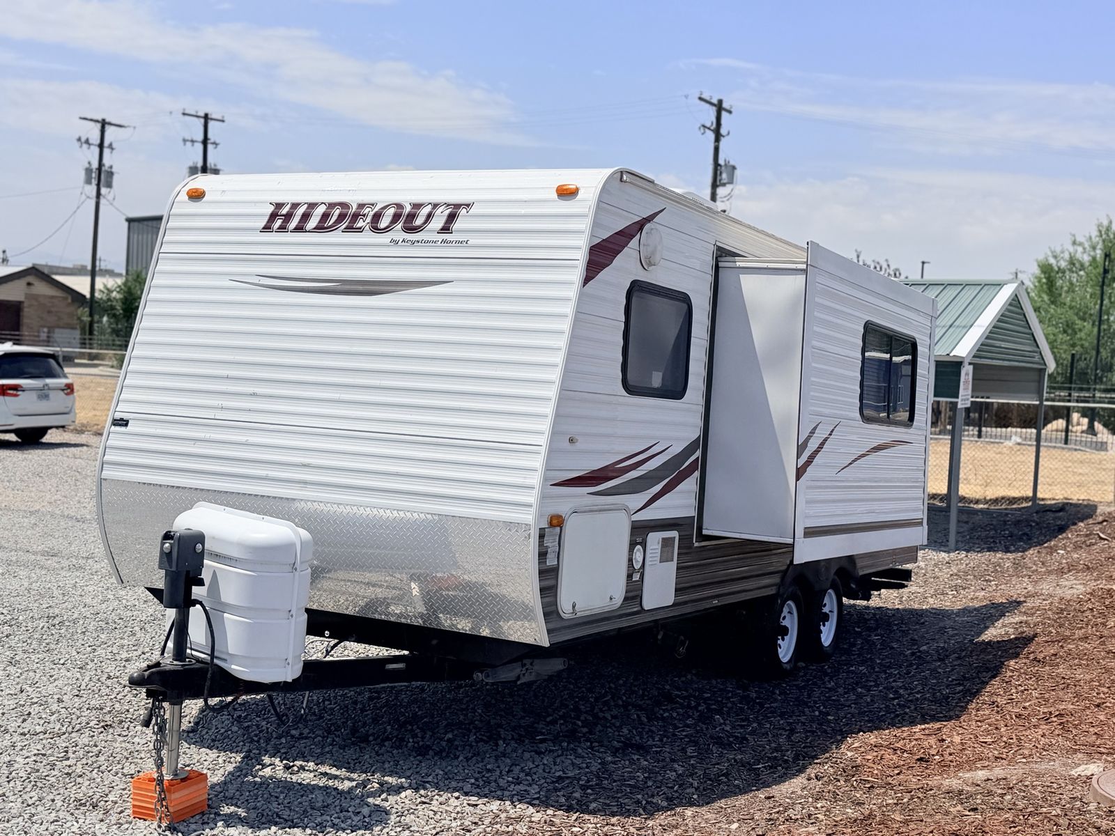 2011 Keystone Hideout 25FT with sofa, slide out single owner