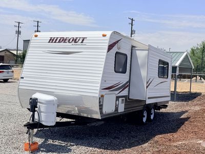 2011 Keystone Hideout 25FT with sofa, slide out single owner