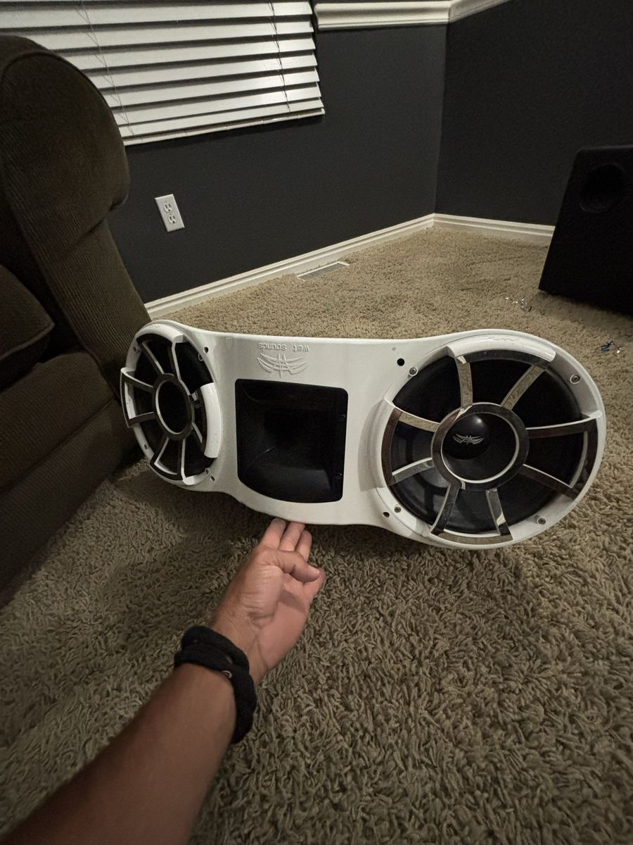 Main image 3