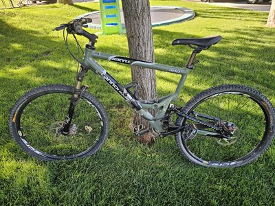 Cannondale Jekyll 400 Full Suspension Mountain Bike Medium Gray